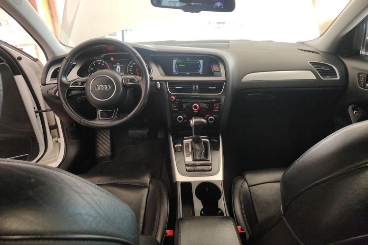 奥迪A4L 2016款 35 TFSI 自动标准型中控内饰12