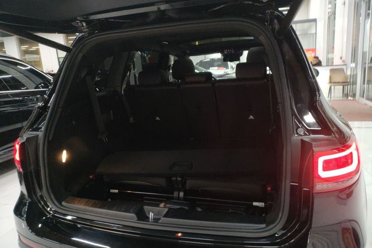 奔驰GLB AMG 2022款 AMG GLB 35 4MATIC机舱底盘23