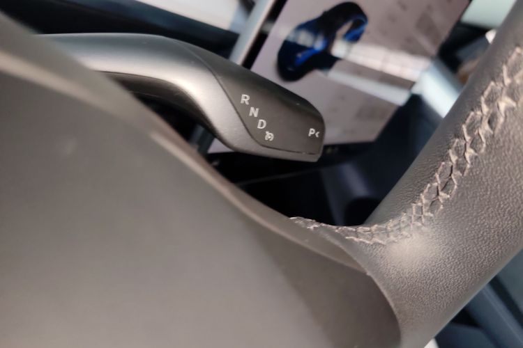 特斯拉 Model Y 2021款 长续航全轮驱动版中控内饰18