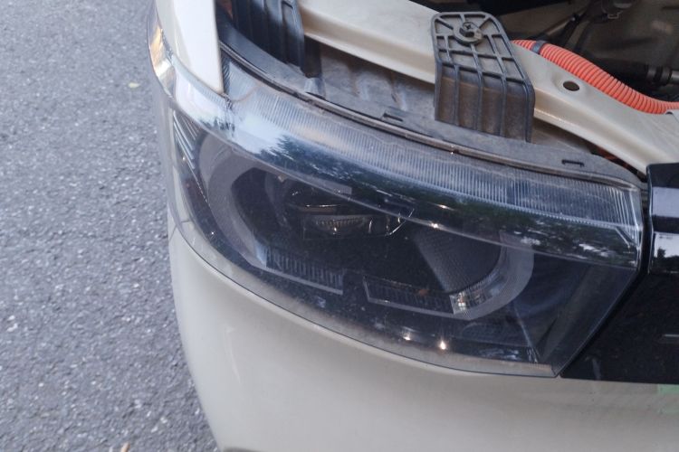 五菱汽车 宏光MINIEV 2022款 马卡龙时尚款 磷酸铁锂车身外观6006