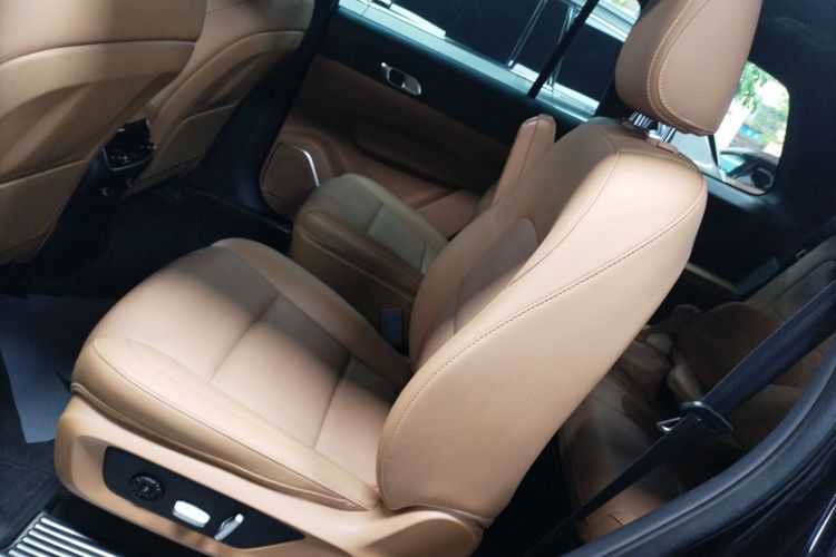 理想汽车 理想ONE 2021款 增程6座版中控内饰21