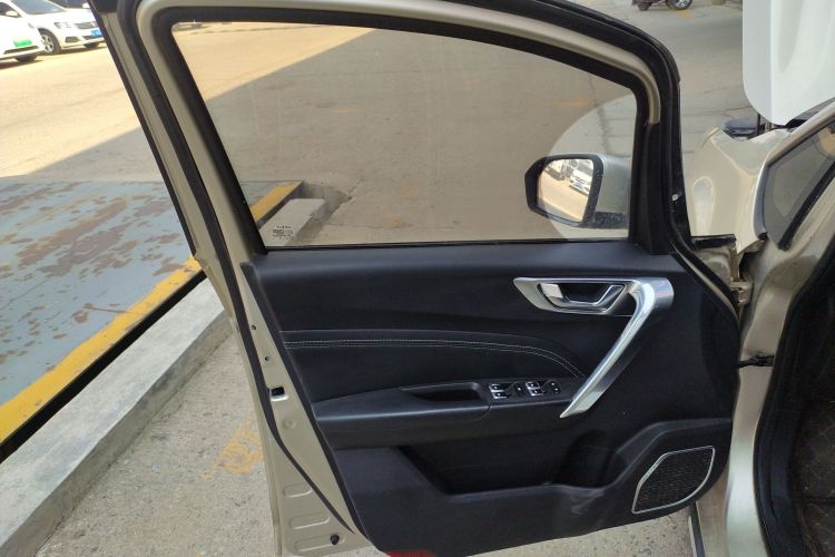 吉利汽车 远景X3 2017款 1.5L 自动尊贵型中控内饰47