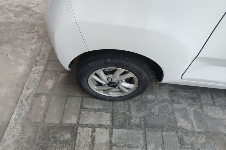 五菱汽车 宏光MINIEV 2020款 自在款 磷酸铁锂车身外观6002