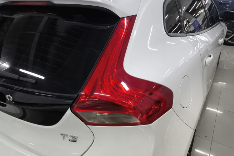 沃尔沃V40 2019款 T3 智逸版车身外观6006