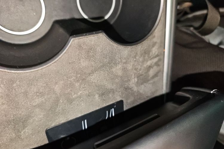 特斯拉 Model Y 2023款 后轮驱动版中控内饰11