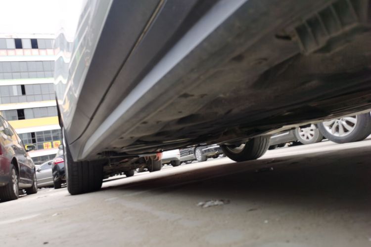 宝马X1 2016款 sDrive18Li 时尚型机舱底盘29