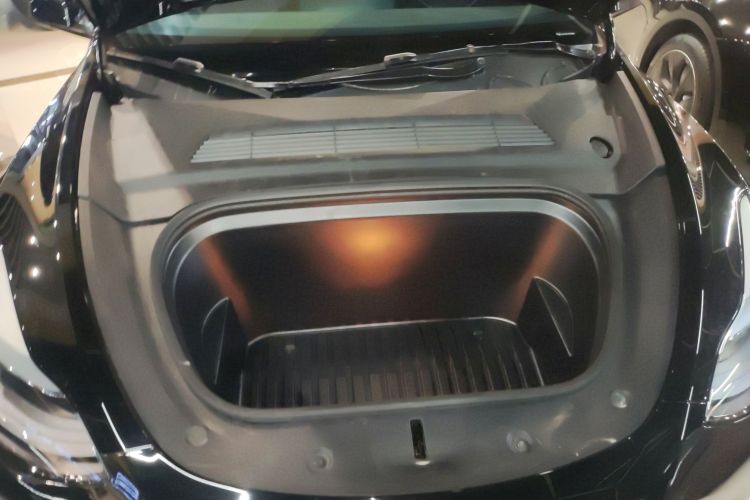 特斯拉 Model Y 2023款 后轮驱动版局部细节24