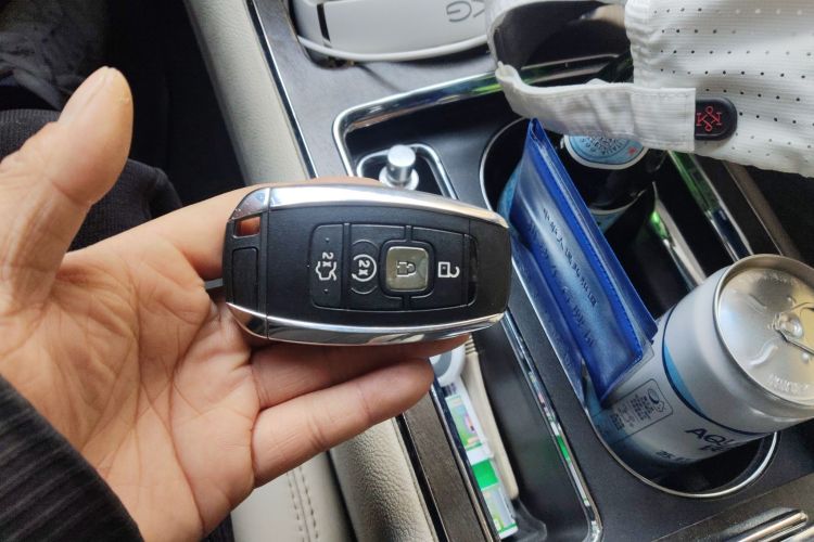 林肯大陆 2018款 3.0T 四驱尊耀版中控内饰11