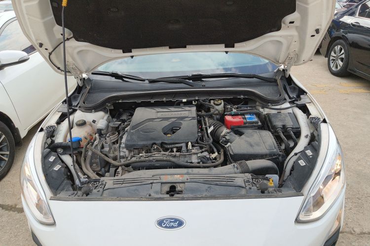 福特 福克斯 2019款 三厢 EcoBoost 180 自动锋潮型局部细节24