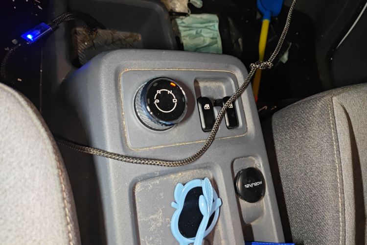 五菱汽车 五菱扬光 2024款 300KM 舒适型客车版 75kW中控内饰18