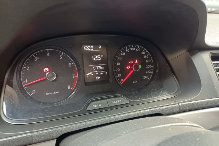 大众 朗逸 2015款 1.6L 自动风尚版中控内饰15