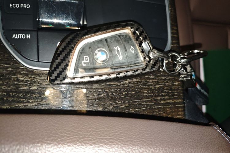 宝马3系 2020款 325Li M运动套装中控内饰7001