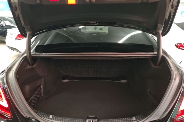 奔驰C级 2020款 改款 C 260 L 运动版机舱底盘23