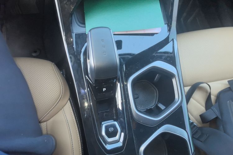 吉利汽车 博越L 2023款 1.5TD DCT尊贵型中控内饰18