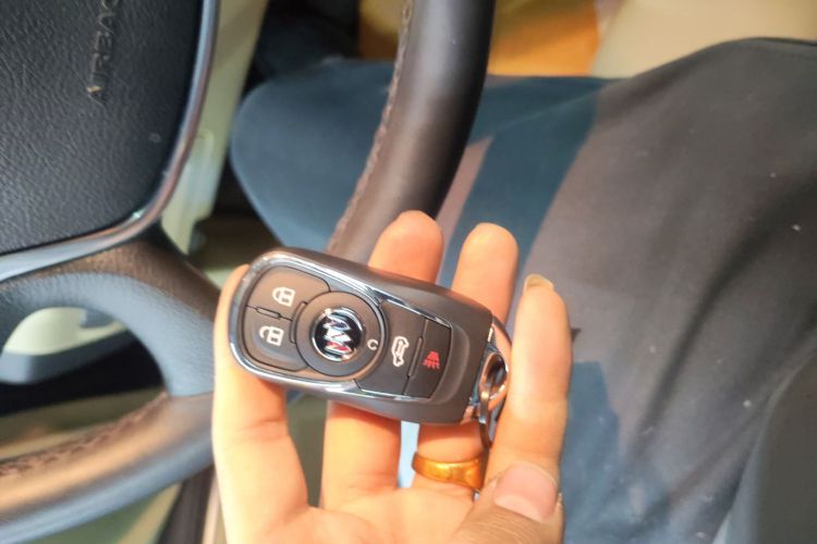 别克GL8 2023款 改款 陆上公务舱 豪华型中控内饰7001