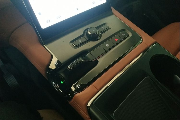 蔚来EC6 2020款 440KM 性能版中控内饰18