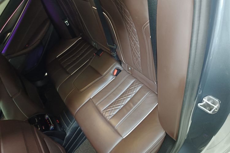 宝马5系(进口) 2022款 改款 540i 风尚版 M运动套装中控内饰21