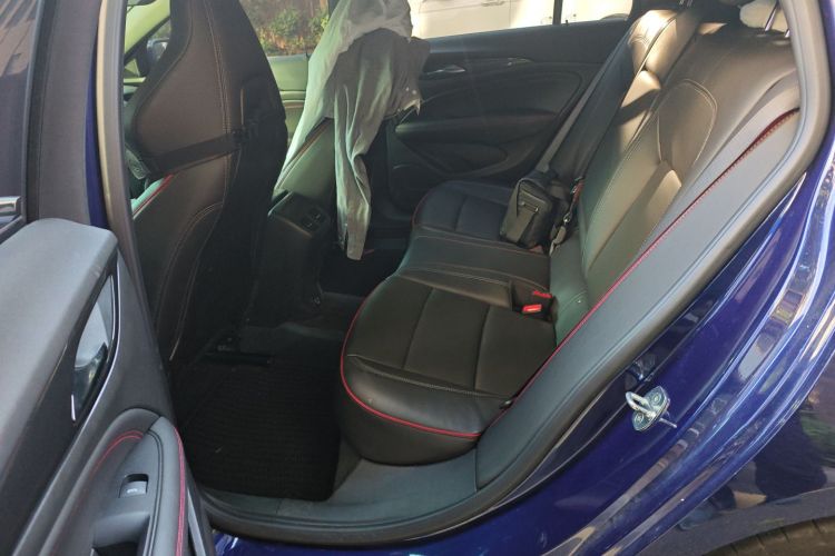 别克 君威 2020款 GS 28T 尊贵型中控内饰21