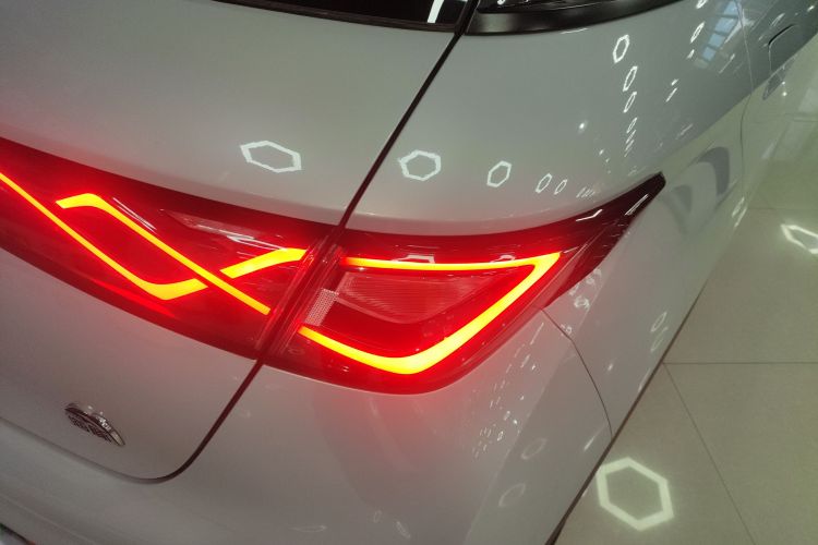 比亚迪 海豚 2021款 405km 时尚版车身外观9