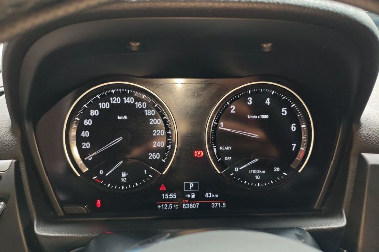 宝马1系 2018款 118i 运动型中控内饰14