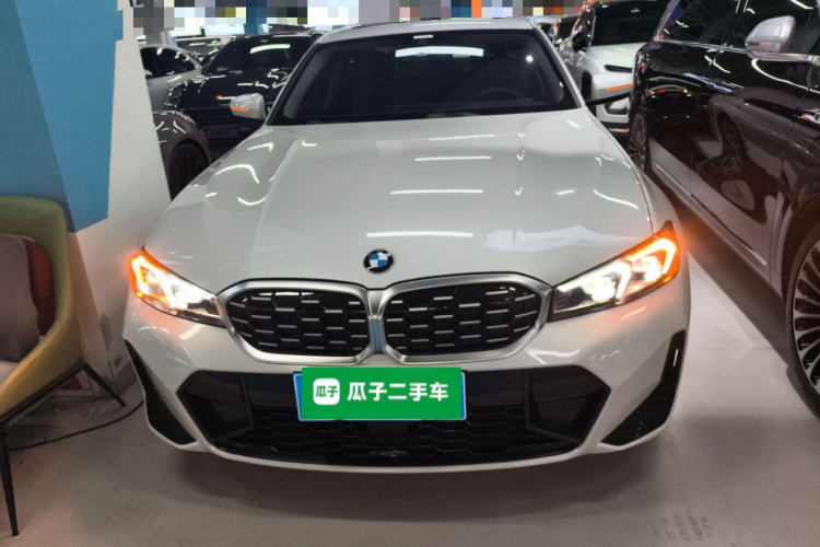 宝马3系 2025款 325i M运动套装车身外观2