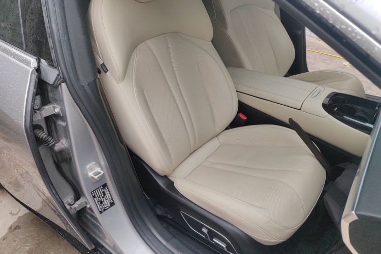 小鹏P7 2020款 670E局部细节41