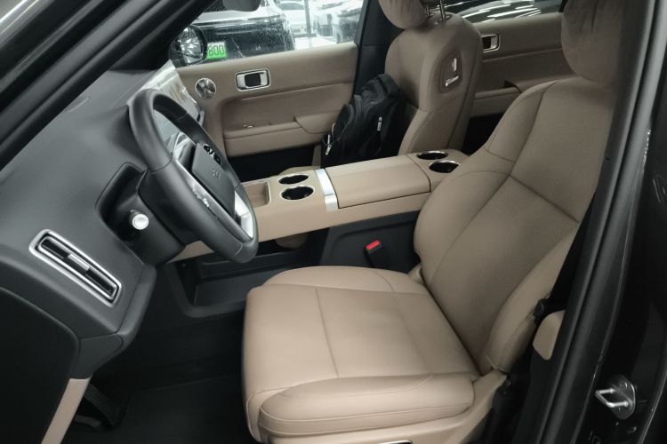 理想汽车 理想L9 2025款 Ultra 智能焕新版中控内饰19