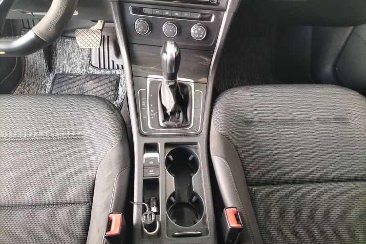 大众 高尔夫 2019款 280TSI DSG舒适型 国VI局部细节18