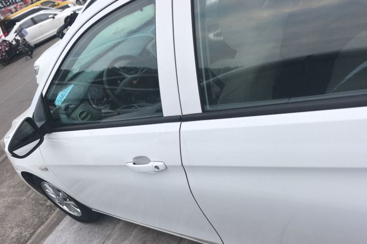 雪佛兰 2015款 赛欧3 1.5L 手动理想天窗版车身外观4