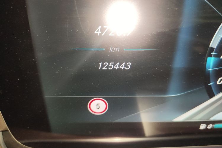 奔驰E级 2017款 E 300 L 豪华型中控内饰15