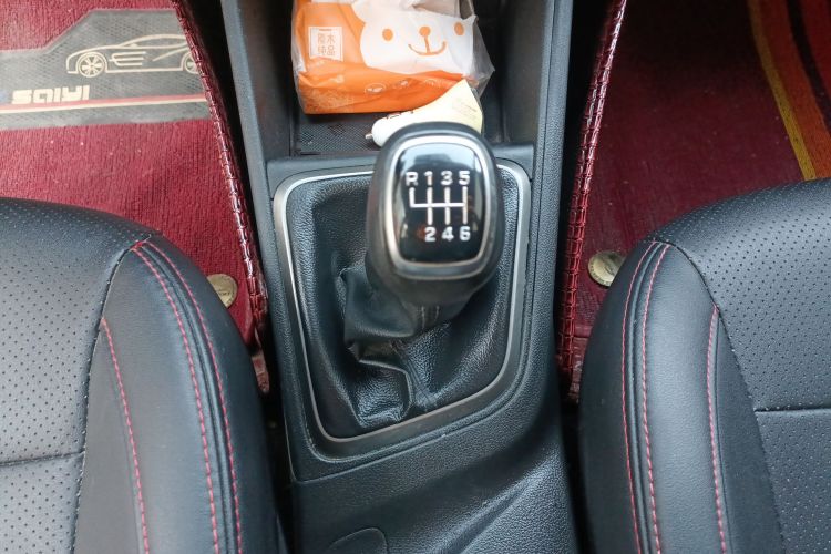 现代 悦纳 2020款 1.4L 手动GLS炫酷版局部细节18