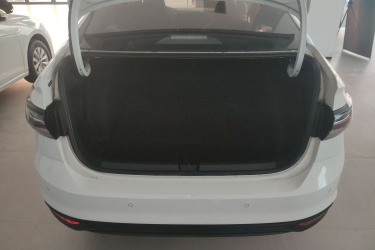 大众 朗逸 2023款 新锐 1.5L 自动新逸版机舱底盘23