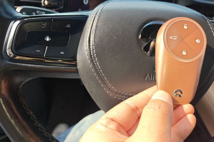 蔚来ES6 2022款 100kWh 性能版中控内饰7001