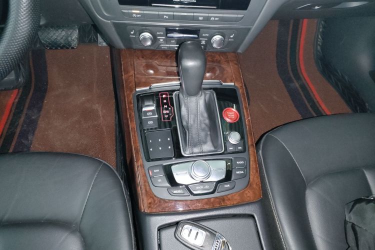 奥迪A6L 2018款 30周年年型 45 TFSI quattro 运动型中控内饰18