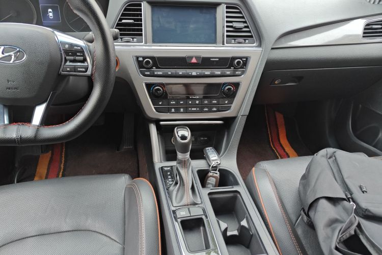 现代 索纳塔 2017款 1.6T GLS智能型中控内饰18