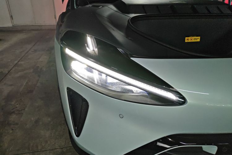 小米汽车 小米YU7 2025款 超长续航高性能四驱Max版车身外观8