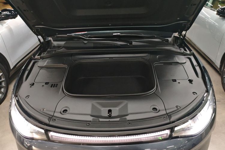 零跑汽车 零跑C01 2023款 606舒享版机舱底盘24