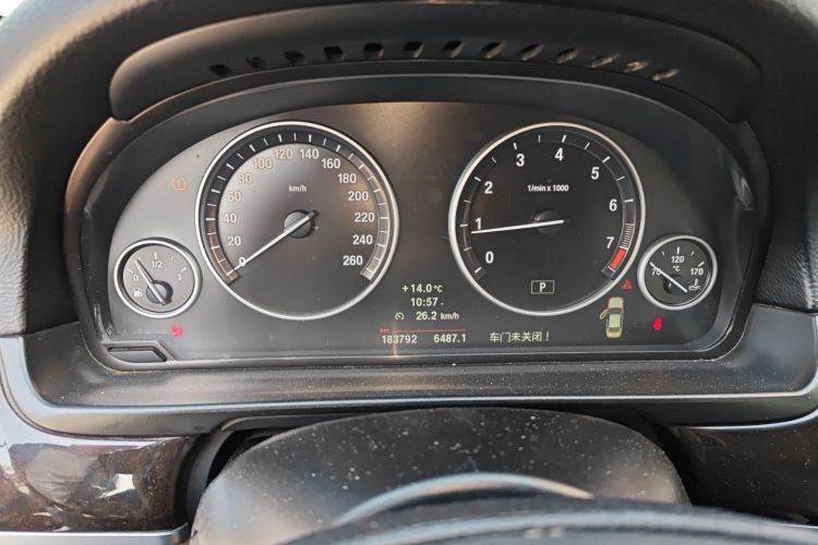 宝马5系 2013款 525Li 豪华型中控内饰14