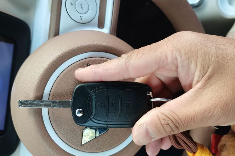 五菱汽车 宏光MINIEV 2024款 第三代 215km 青春版中控内饰11