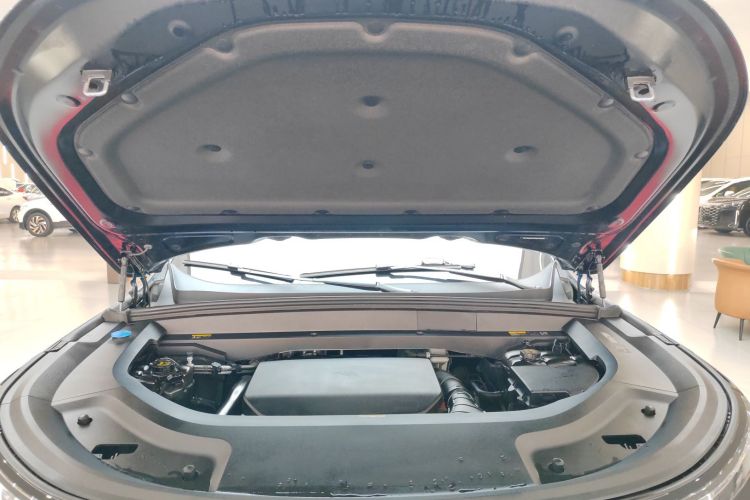 理想汽车 理想L8 2023款 Pro机舱底盘24