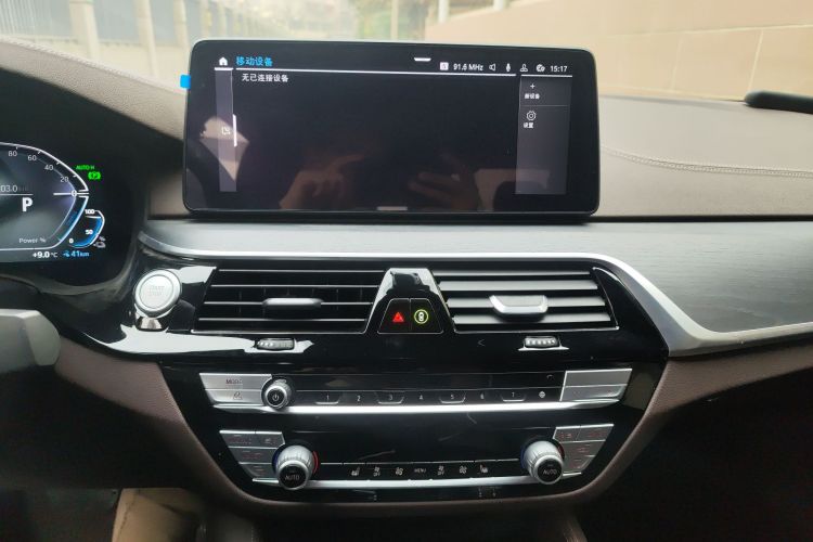 宝马5系新能源 2021款 535Le M运动套装中控内饰16