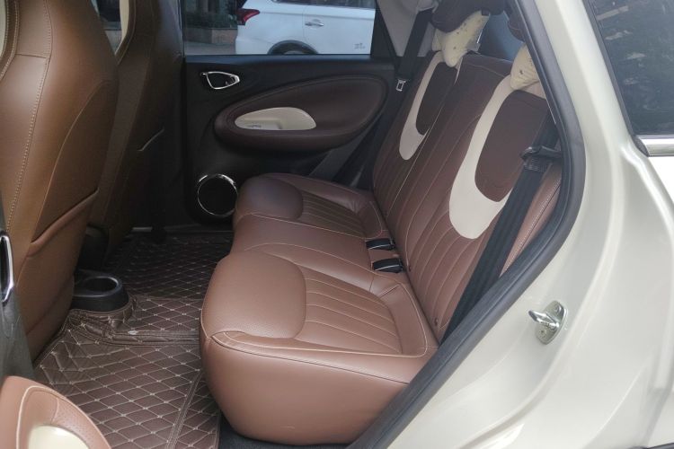 五菱汽车 五菱缤果 2023款 333km 悦享+款中控内饰21