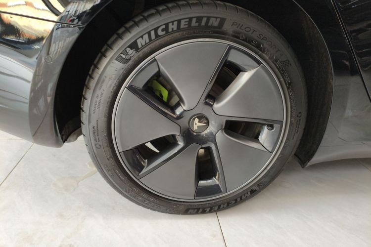 特斯拉 Model 3 2022款 后轮驱动版车身外观6008