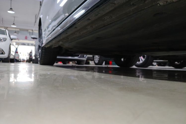 大众 高尔夫 2023款 改款 280TSI DSG R-Line Lite局部细节9001