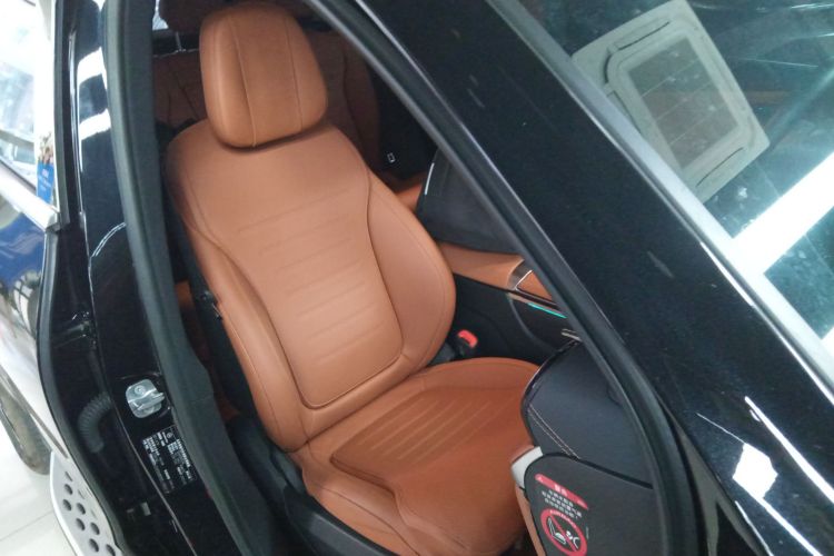 奔驰GLC 2023款 改款 GLC 260 L 4MATIC 豪华型 5座局部细节41