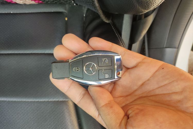 奔驰C级 2016款 C 200 L 运动型中控内饰7001