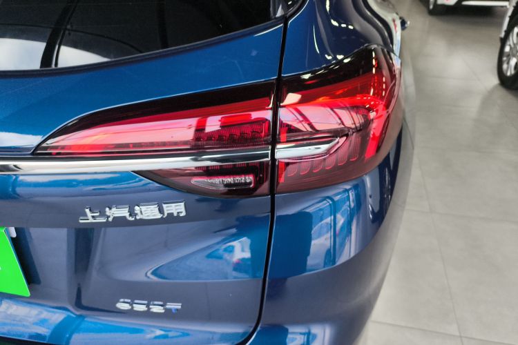 别克 2023款 昂科威Plus 652T 五座豪华型车身外观9