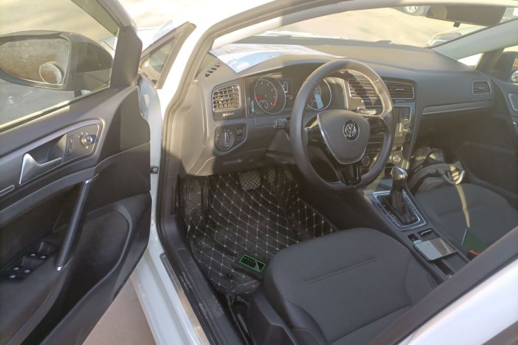 大众 高尔夫 2017款 1.6L 自动舒适百万辆纪念版中控内饰7003