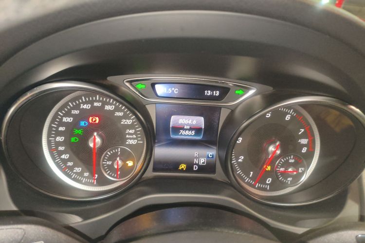 奔驰CLA 2019款 CLA 200 时尚型中控内饰14