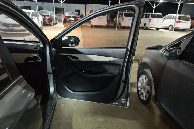 宝骏360 2019款 1.5L CVT豪华型 国VI中控内饰42